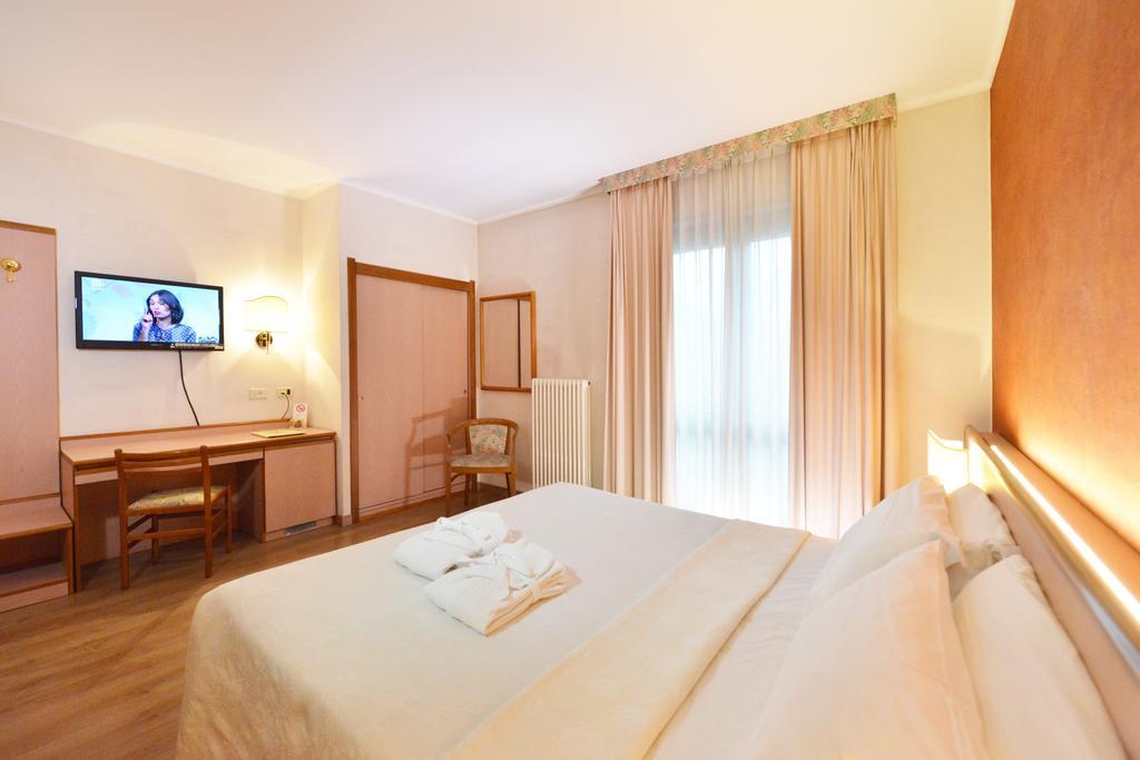 Châtillon La Rocca Sport & Benessere מראה חיצוני תמונה