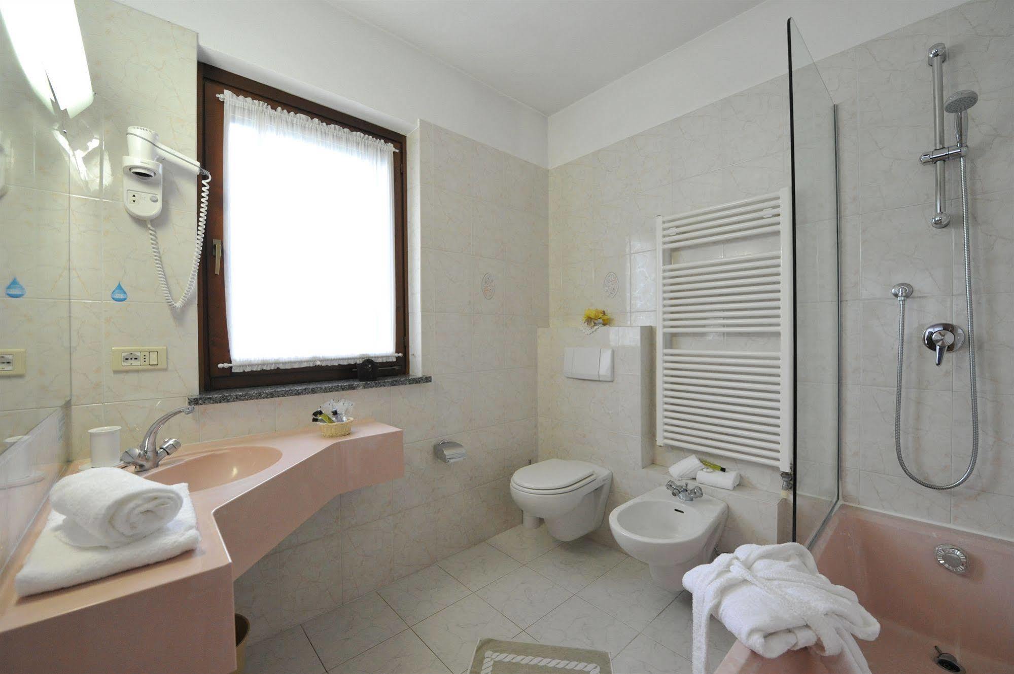 Châtillon La Rocca Sport & Benessere מראה חיצוני תמונה